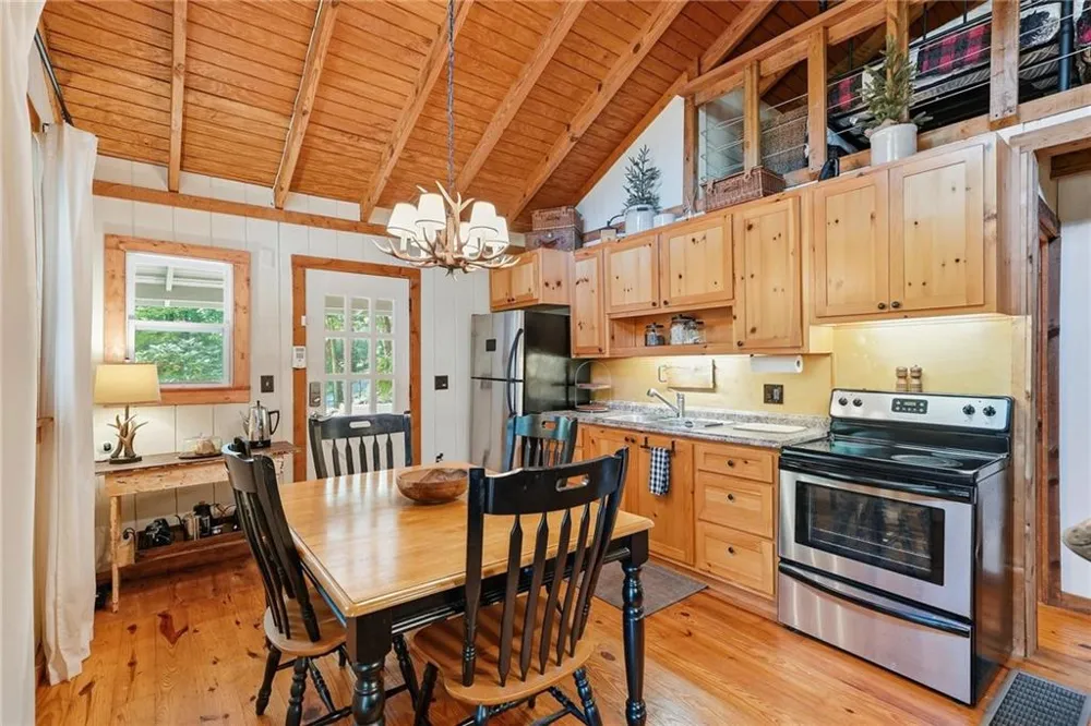 767 Robertson Circle Blairsville, GA 30512