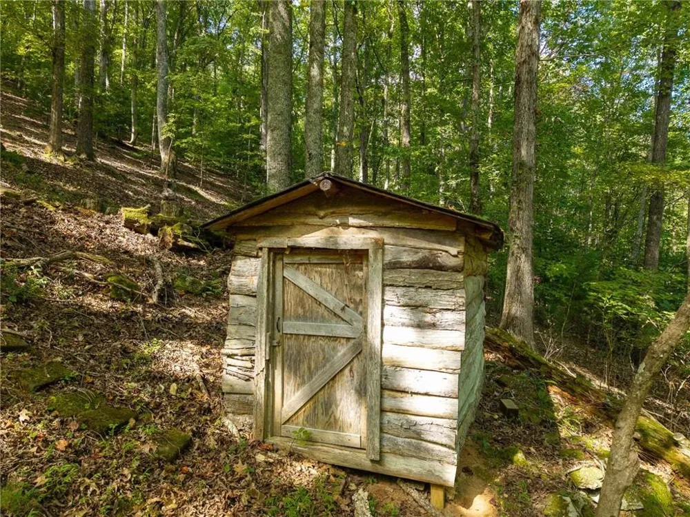 767 Robertson Circle Blairsville, GA 30512