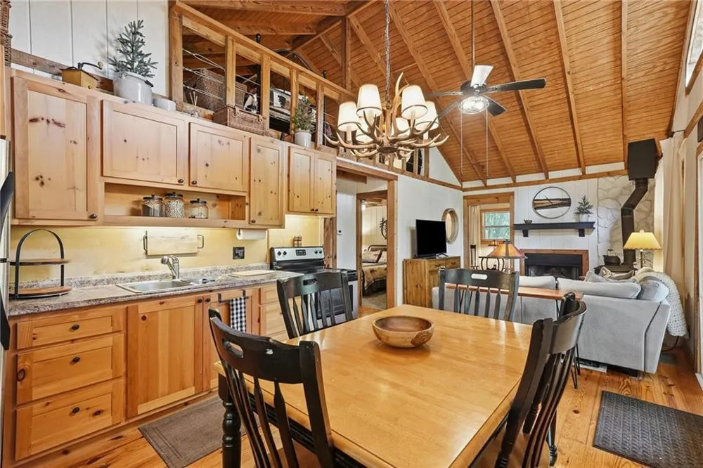 767 Robertson Circle Blairsville, GA 30512