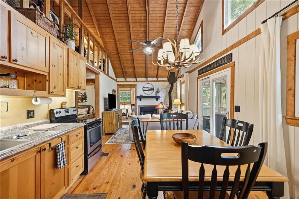 767 Robertson Circle Blairsville, GA 30512