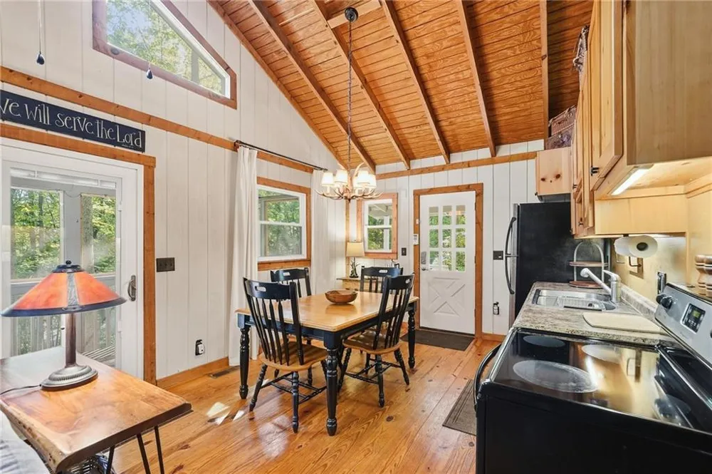 767 Robertson Circle Blairsville, GA 30512