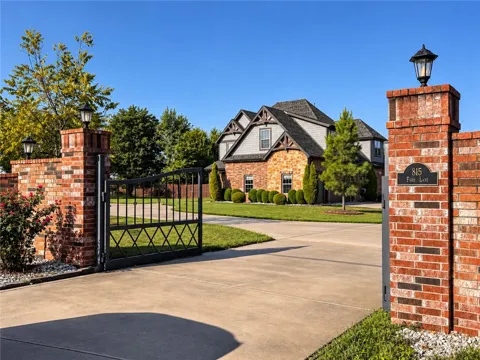 815 Ford Lane