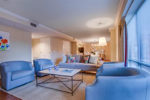 4242 Lomo Alto Drive #N13