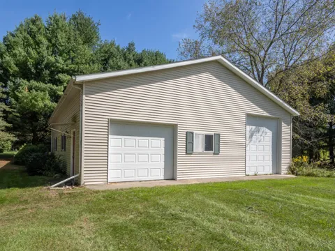 425 Walden Drive #Lot w/barn