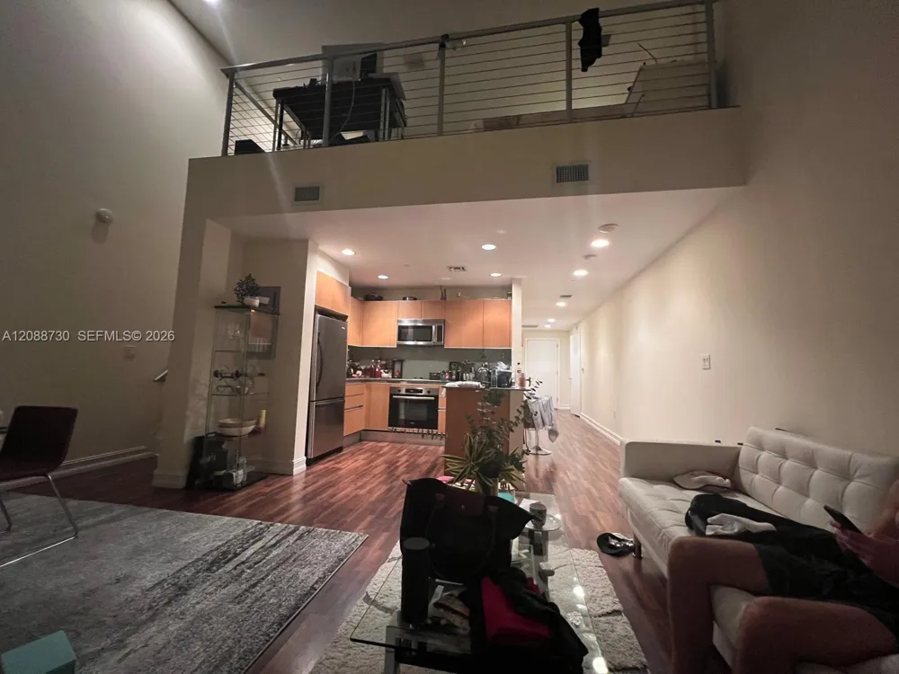 1050 Brickell Ave #3216 Miami, FL 33131