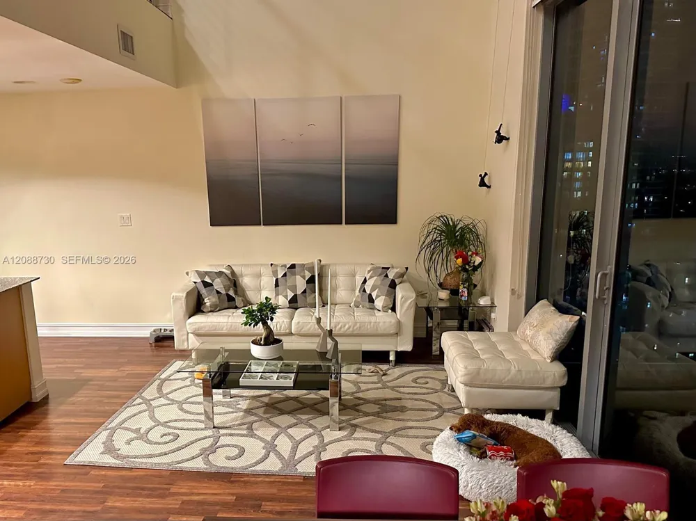 1050 Brickell Ave #3216 Miami, FL 33131