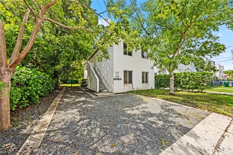 1020 NW 29th Ter #1