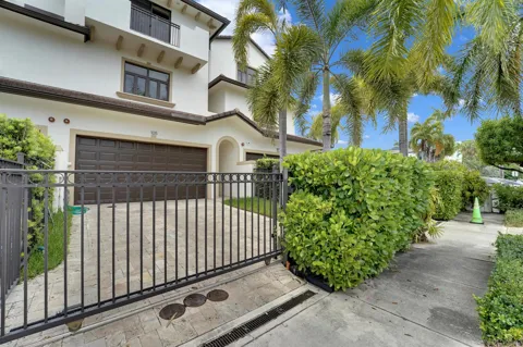 105 ISLE OF VENICE DRIVE #105