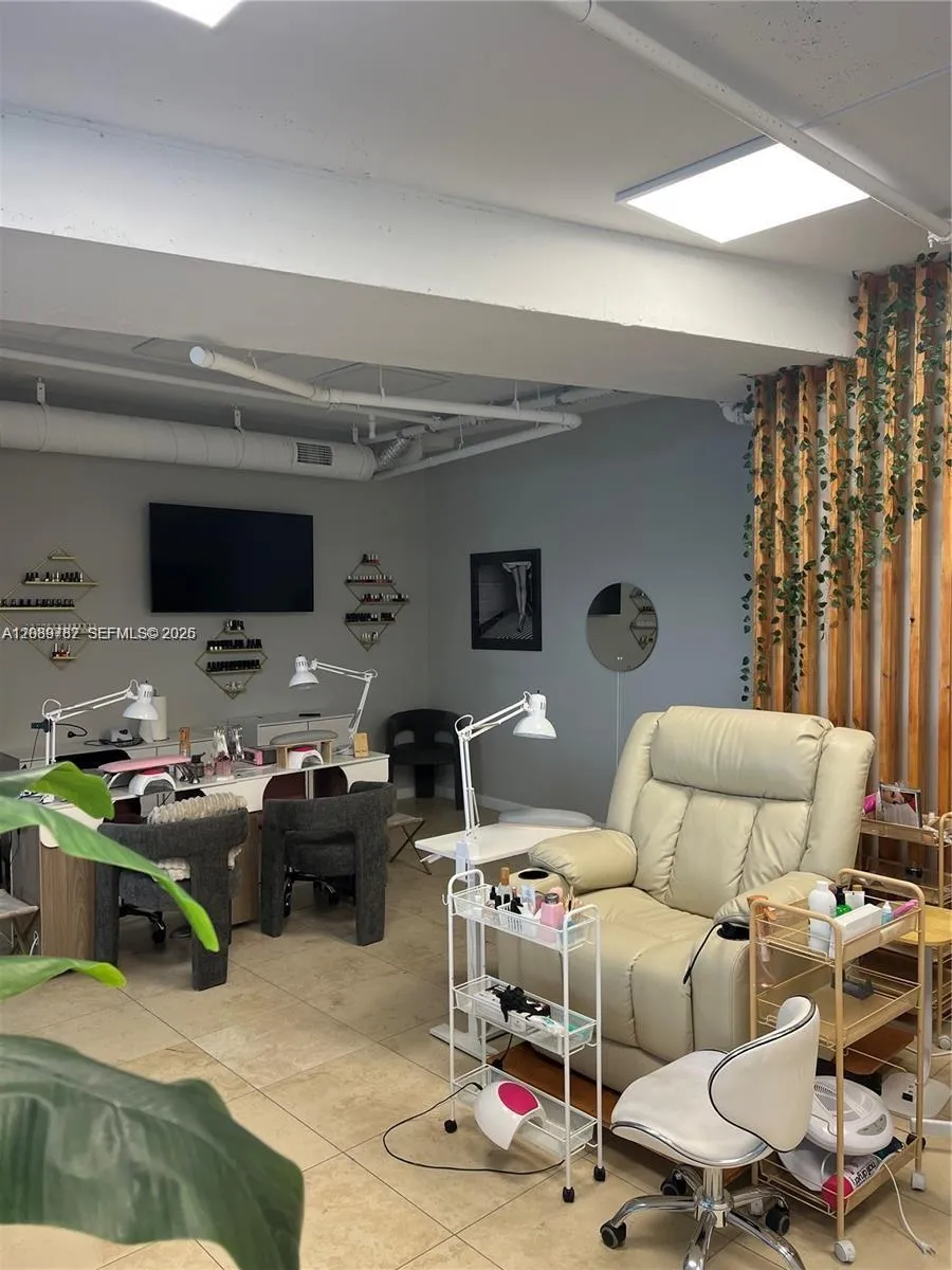 3250 NE 1st Ave #303 Miami, FL 33137