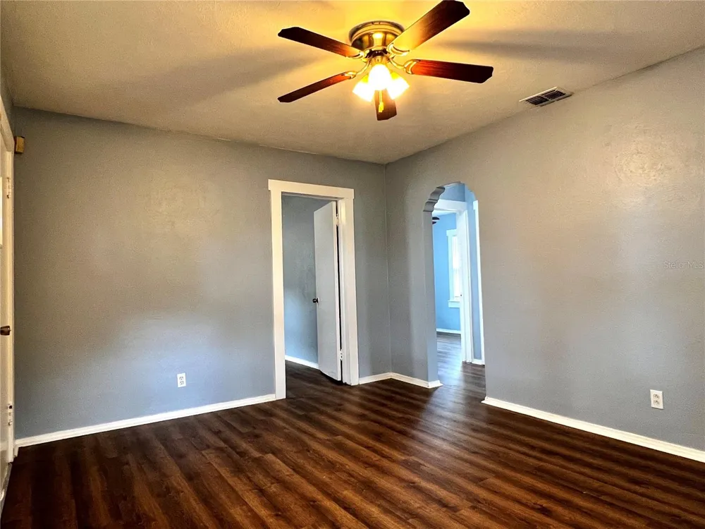 1603 E 29TH AVENUE Tampa, FL 33605
