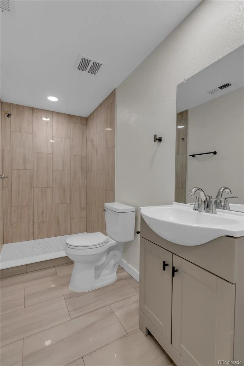 10041 Raritan Way Thornton, CO 80260