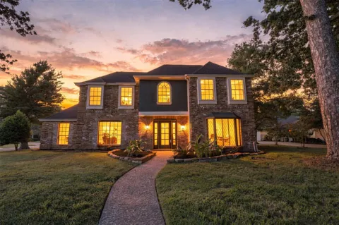 1922 Roanwood Drive