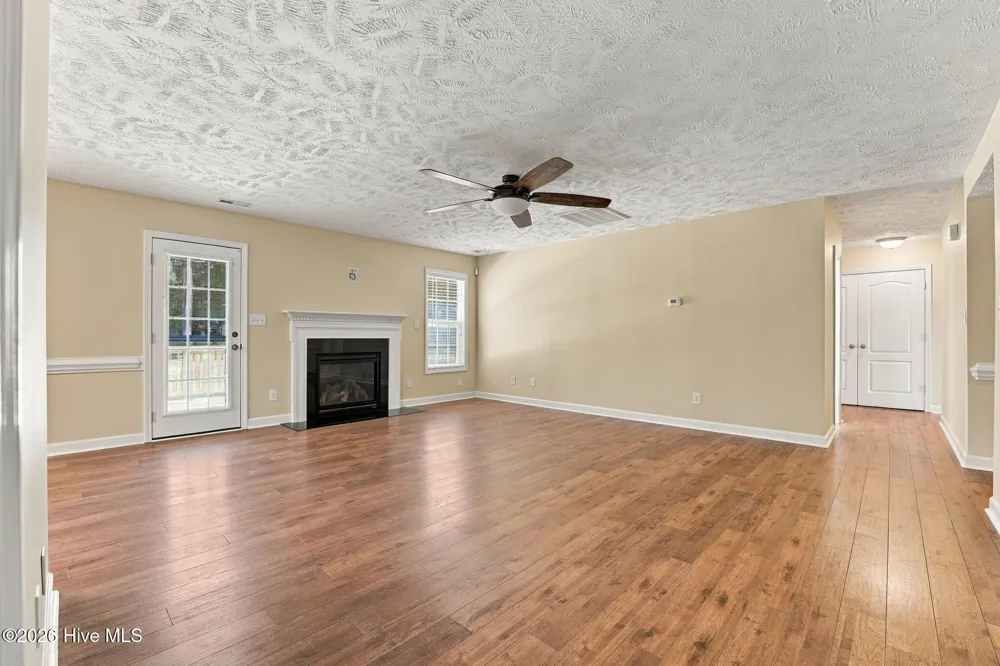 184 Hampshire Court Raeford, NC 28376