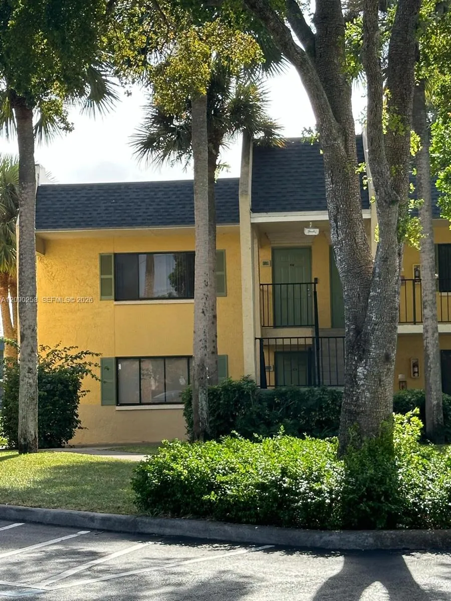 801 Meadows Circle #801 Boynton Beach, FL 33436
