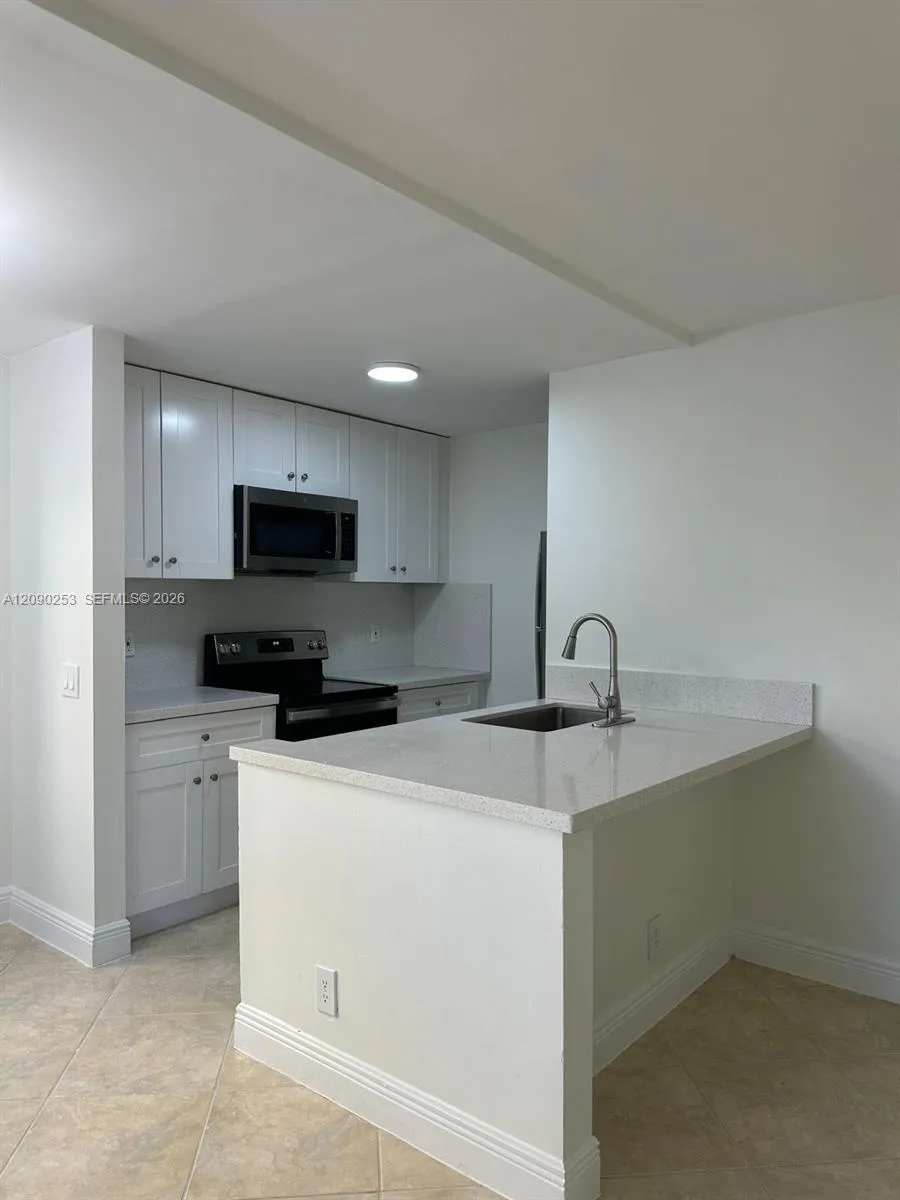 801 Meadows Circle #801 Boynton Beach, FL 33436