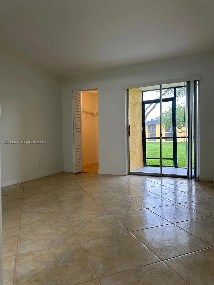 801 Meadows Circle #801 Boynton Beach, FL 33436