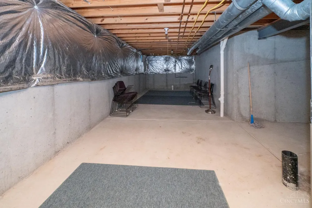 12085 Brookway Drive Springfield, OH 45240