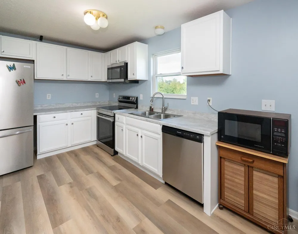 12085 Brookway Drive Springfield, OH 45240