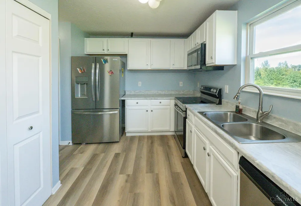 12085 Brookway Drive Springfield, OH 45240