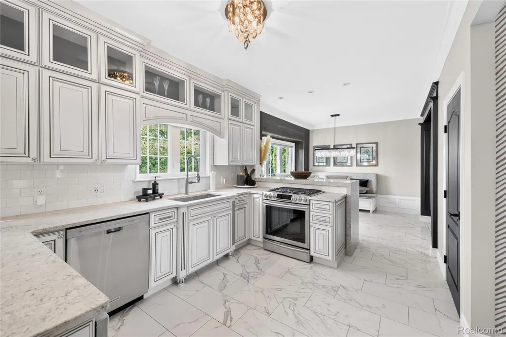 15710 Meadows Drive Riverview City, MI 48193