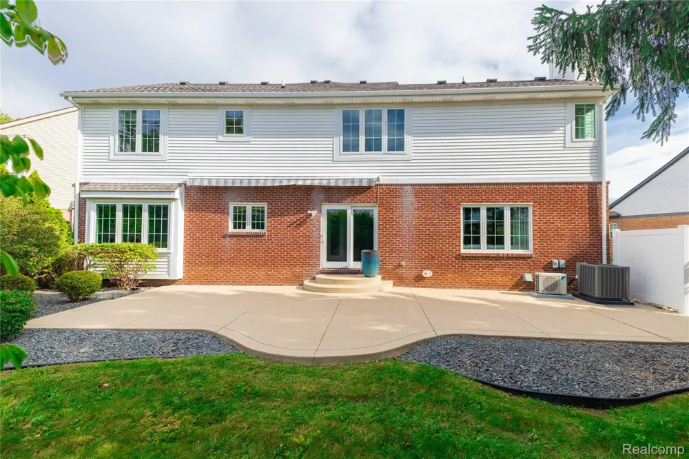 15710 Meadows Drive Riverview City, MI 48193