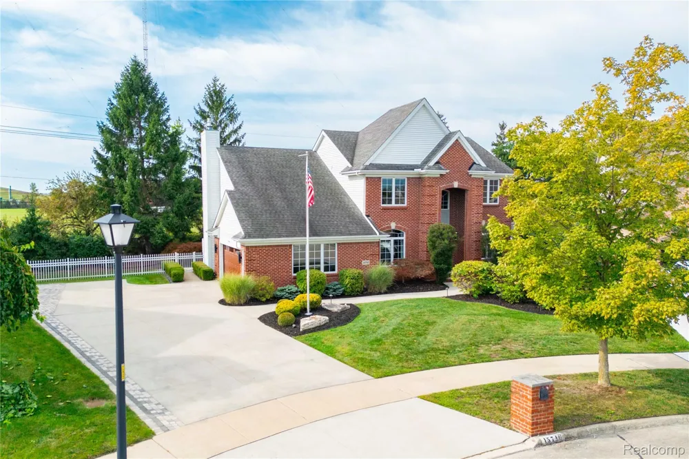 15710 Meadows Drive Riverview City, MI 48193