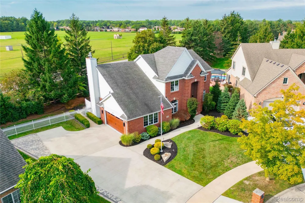 15710 Meadows Drive Riverview City, MI 48193