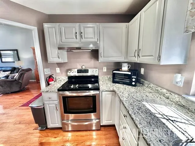 589 Madison Drive #B Monroe, NJ 08831
