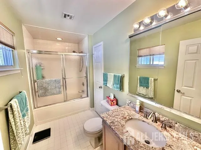 589 Madison Drive #B Monroe, NJ 08831