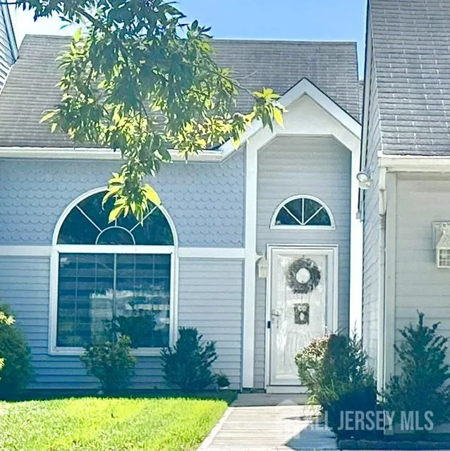 589 Madison Drive #B Monroe, NJ 08831