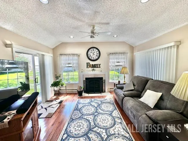 589 Madison Drive #B Monroe, NJ 08831