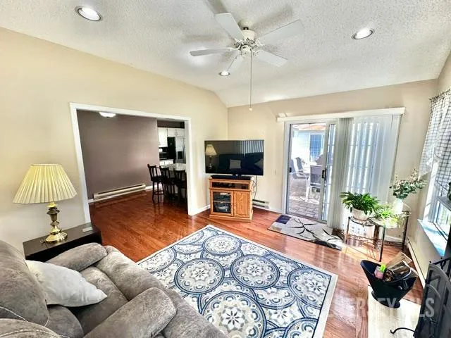 589 Madison Drive #B Monroe, NJ 08831