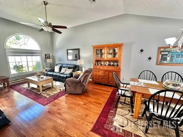 589 Madison Drive #B Monroe, NJ 08831