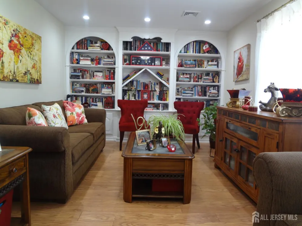4 Wilbur Terrace Sayreville, NJ 08872