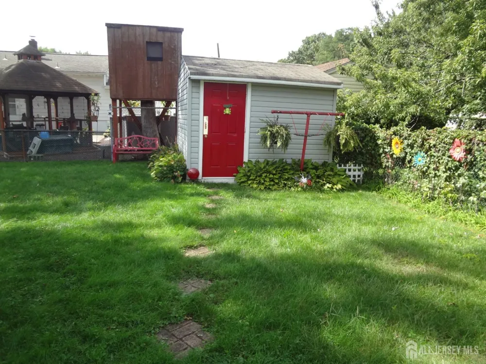 4 Wilbur Terrace Sayreville, NJ 08872