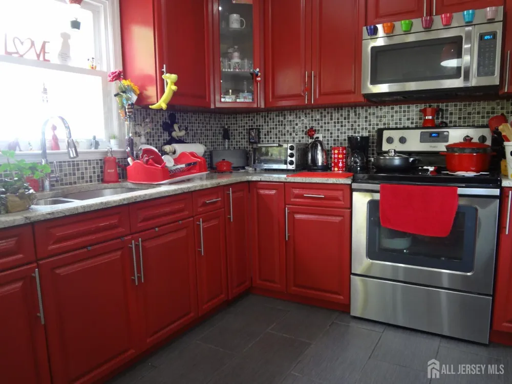 4 Wilbur Terrace Sayreville, NJ 08872