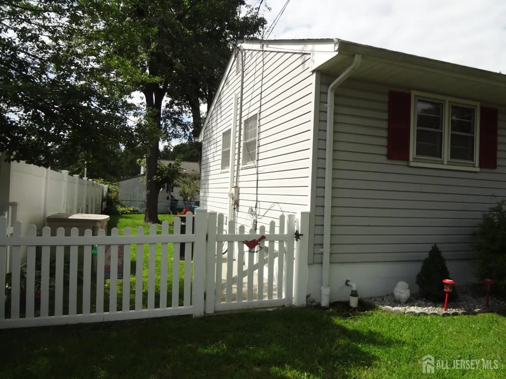 4 Wilbur Terrace Sayreville, NJ 08872