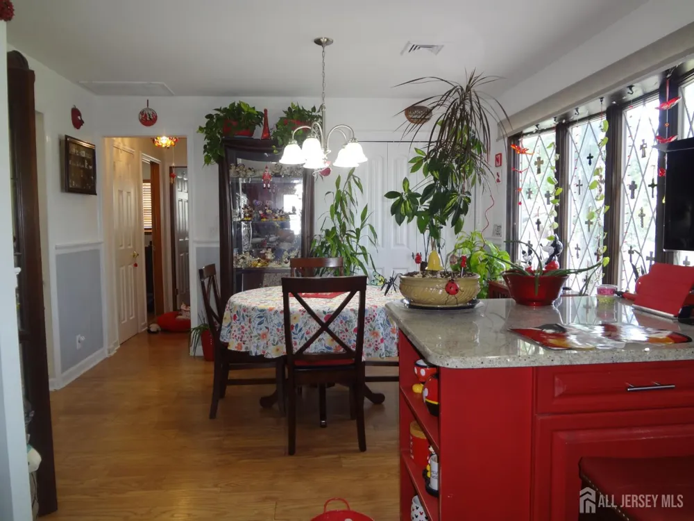 4 Wilbur Terrace Sayreville, NJ 08872