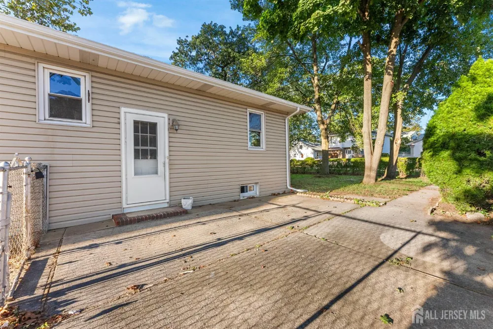14 Harrison Street Sayreville, NJ 08872