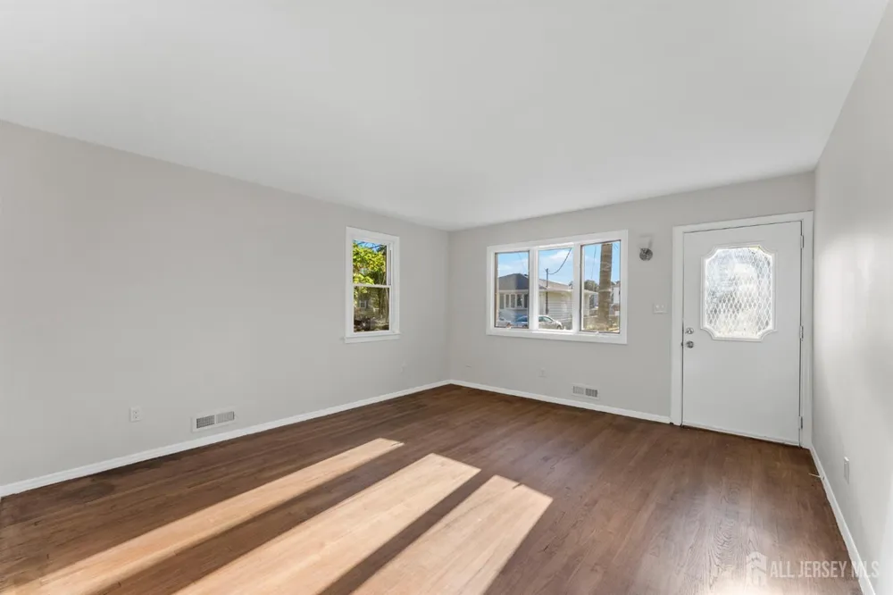 14 Harrison Street Sayreville, NJ 08872