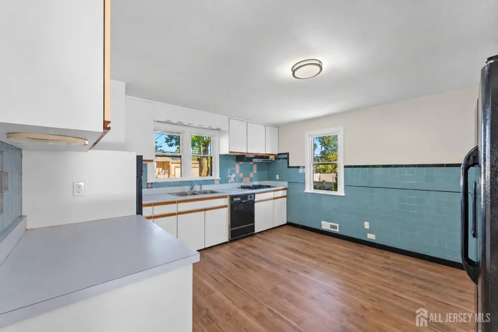 14 Harrison Street Sayreville, NJ 08872