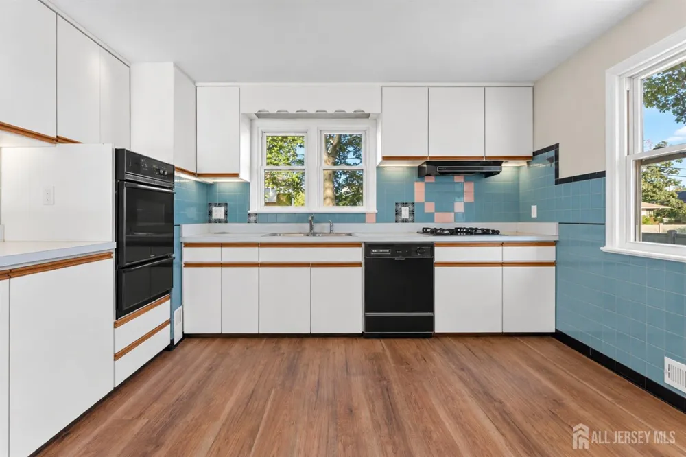 14 Harrison Street Sayreville, NJ 08872