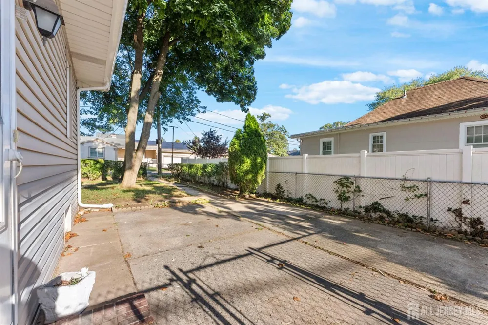 14 Harrison Street Sayreville, NJ 08872