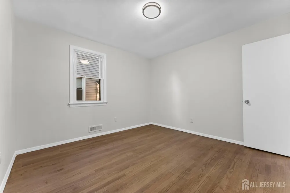 14 Harrison Street Sayreville, NJ 08872
