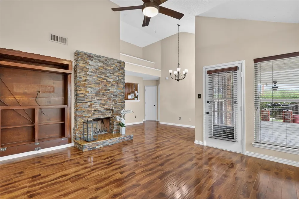10634 Tall Oak Drive Fort Worth, TX 76108