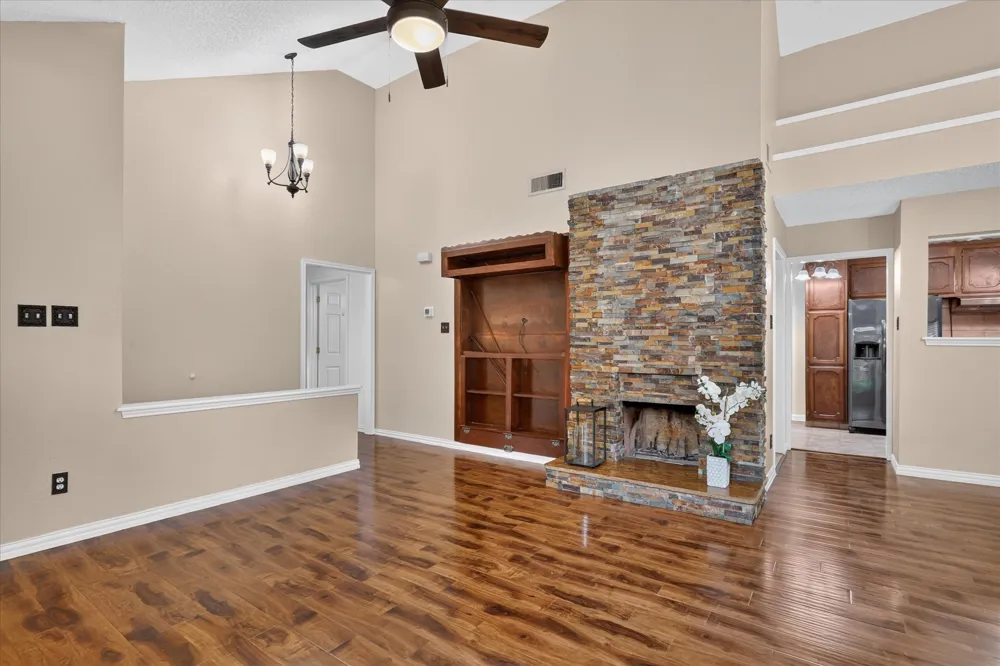 10634 Tall Oak Drive Fort Worth, TX 76108