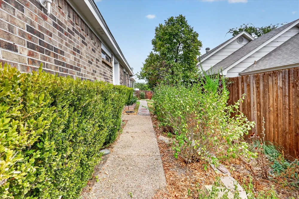 10634 Tall Oak Drive Fort Worth, TX 76108