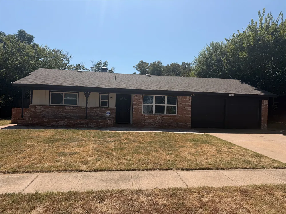 725 Willow Street Hurst, TX 76053