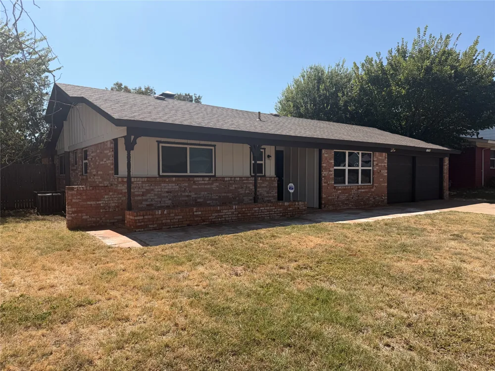 725 Willow Street Hurst, TX 76053