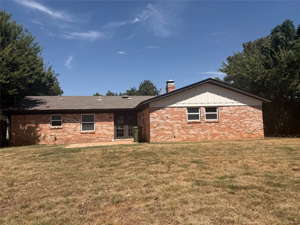 725 Willow Street Hurst, TX 76053